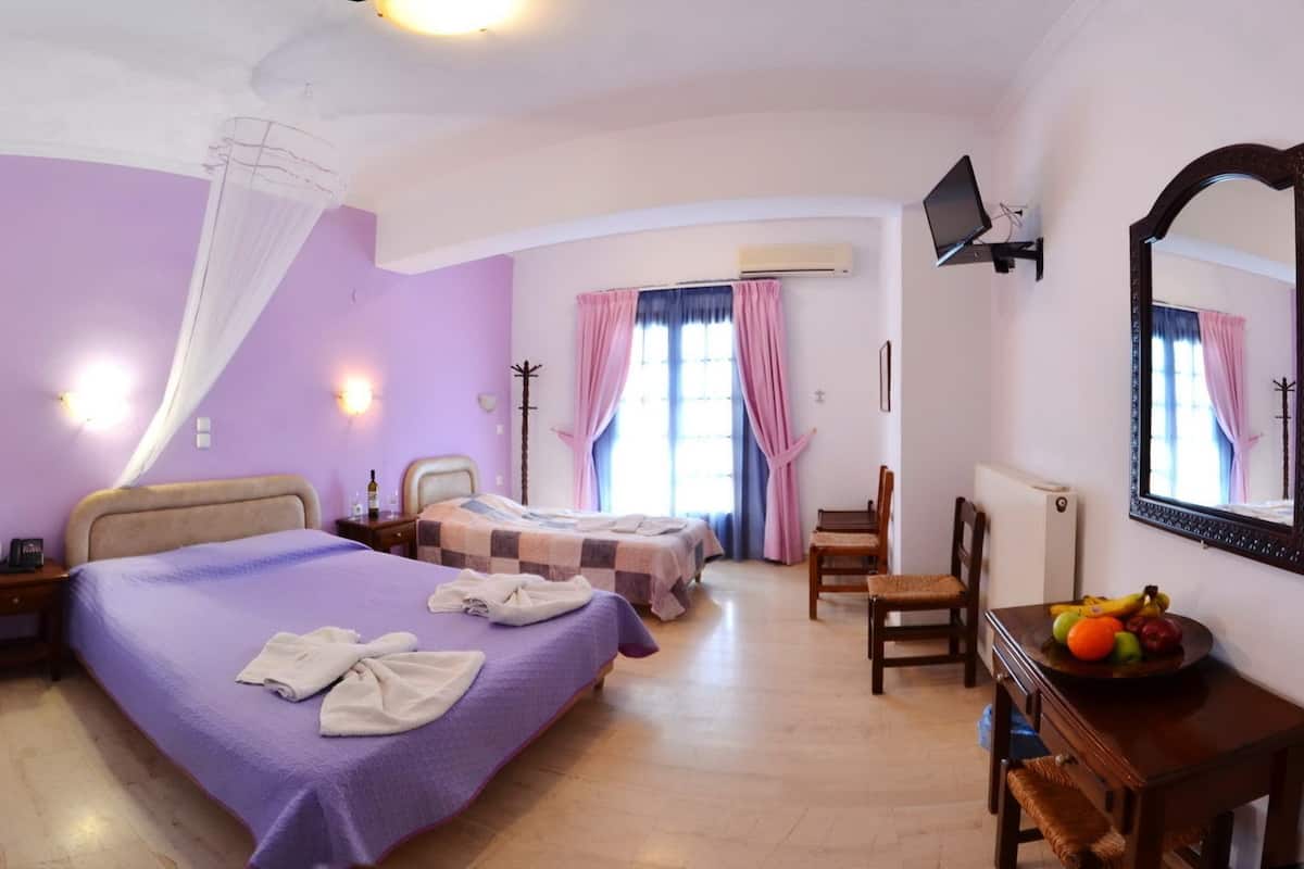 in-room safe, desk, blackout curtains, free wifi