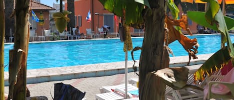 Bar accanto alla piscina