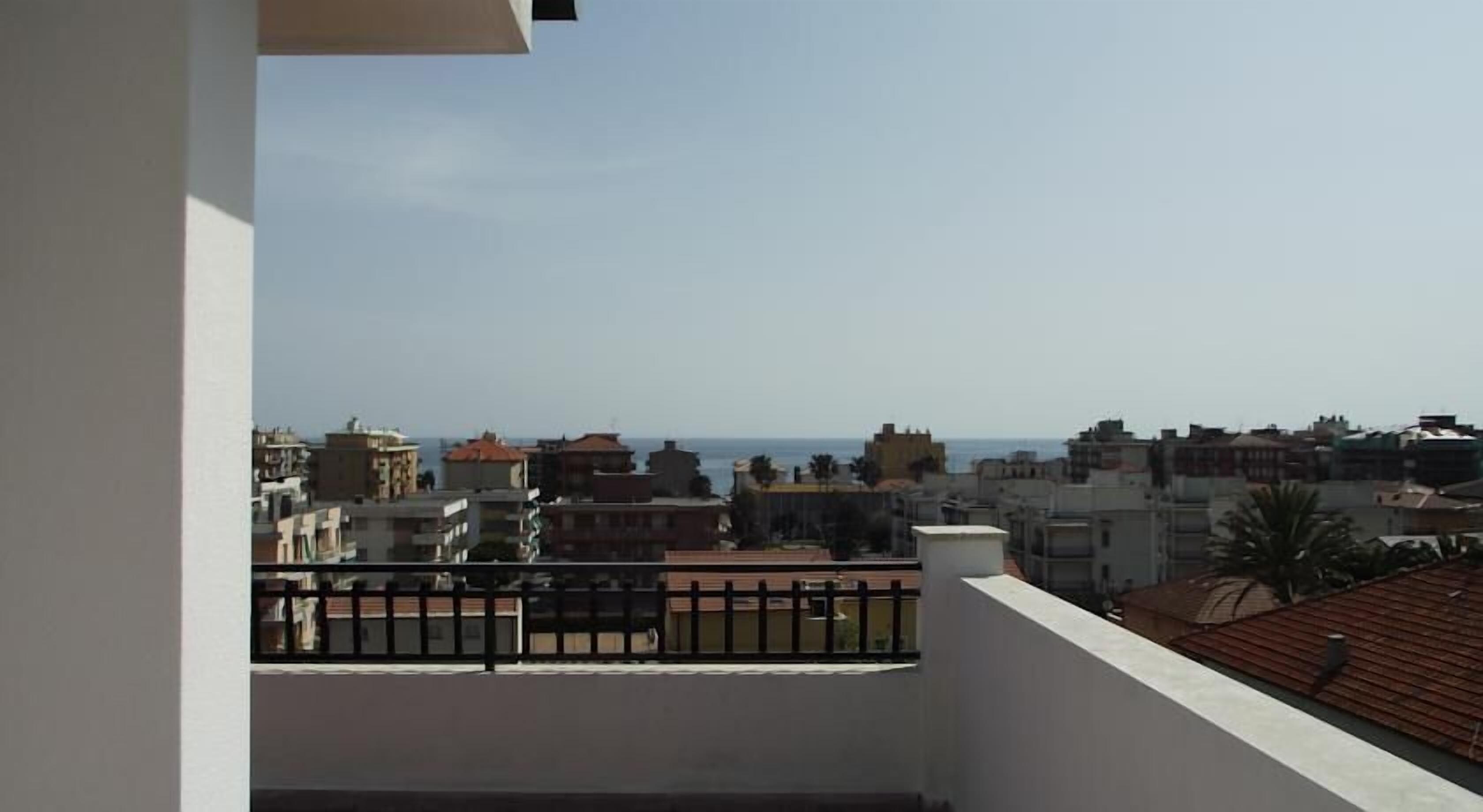 Pemandangan dari hartanah