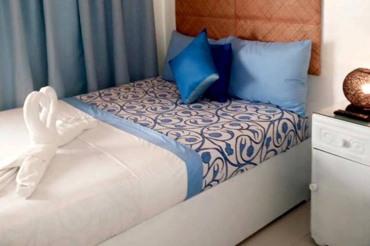 In-room safe, free WiFi