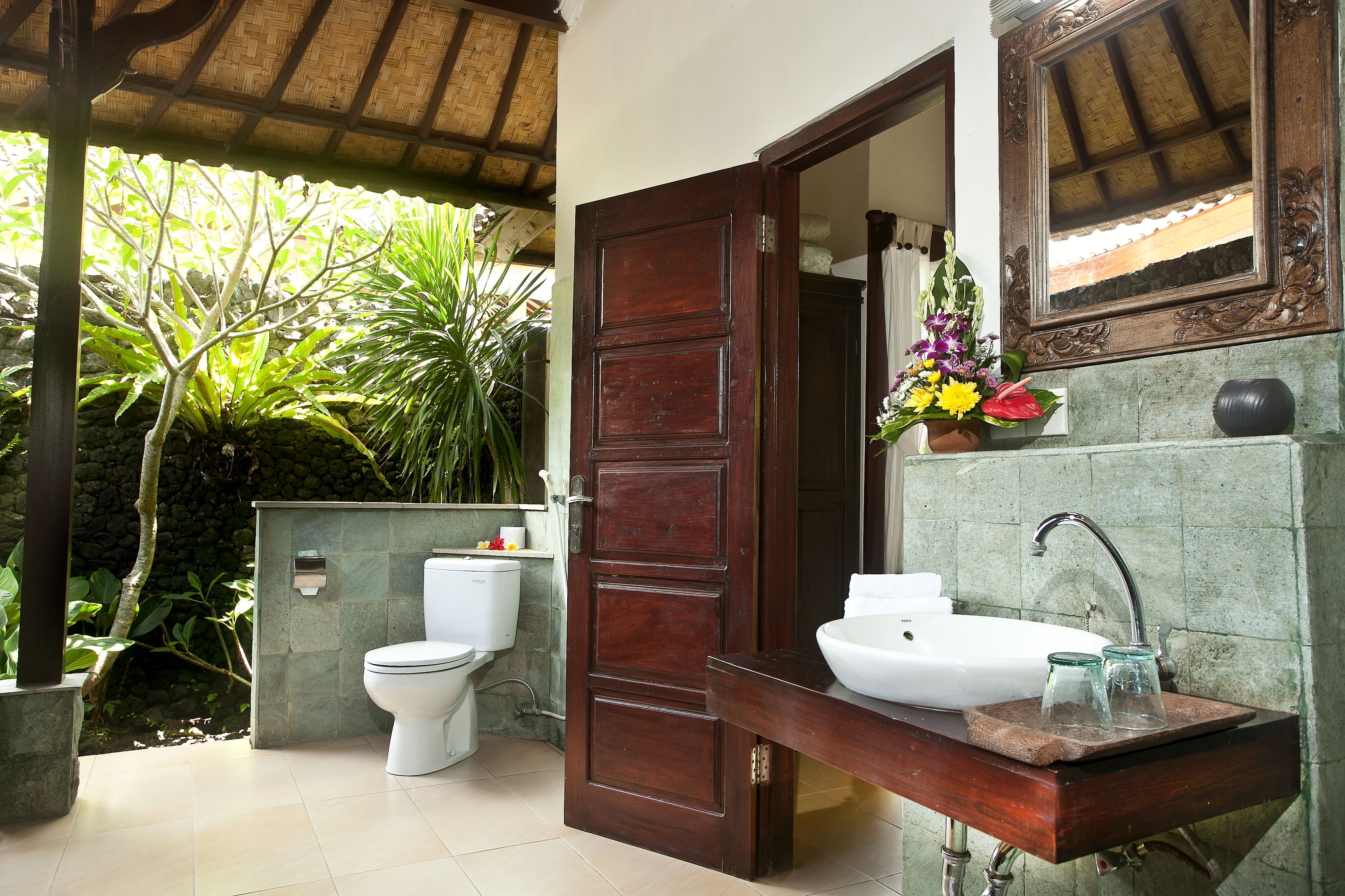 Deluxe Room | Bathroom