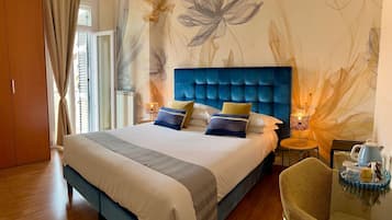 Dobbeltværelse - 1 dobbeltseng - balkon | Minibar, pengeskab på værelset, skrivebord, strygejern/strygebræt