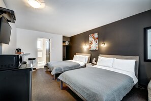 Iron/ironing board, free WiFi, bed sheets - Auberge St. Jacques (Montreal)
