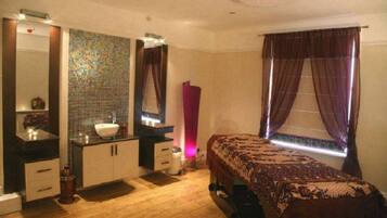 Sauna, hot tub, body treatments, aromatherapy, hot stone massages