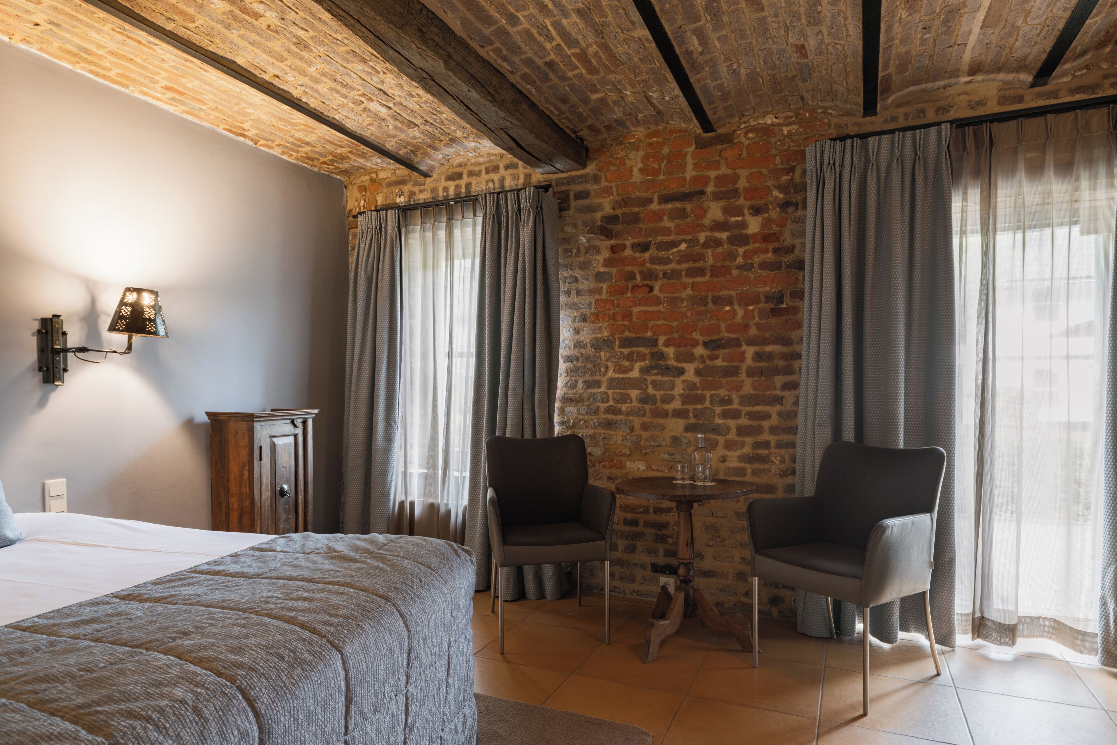 Habitación doble Deluxe | Ropa de cama de alta calidad y caja de seguridad en la habitación 