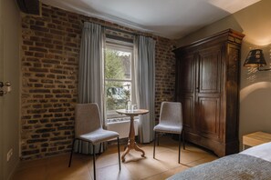 Deluxe Double Room | Premium bedding, in-room safe, WiFi (free), individually decorated - Hotel Winselerhof by Flow (Landgraaf)