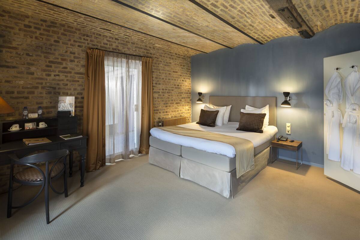 premium room | premium bedding, in-room safe, individually decorated, free wifi