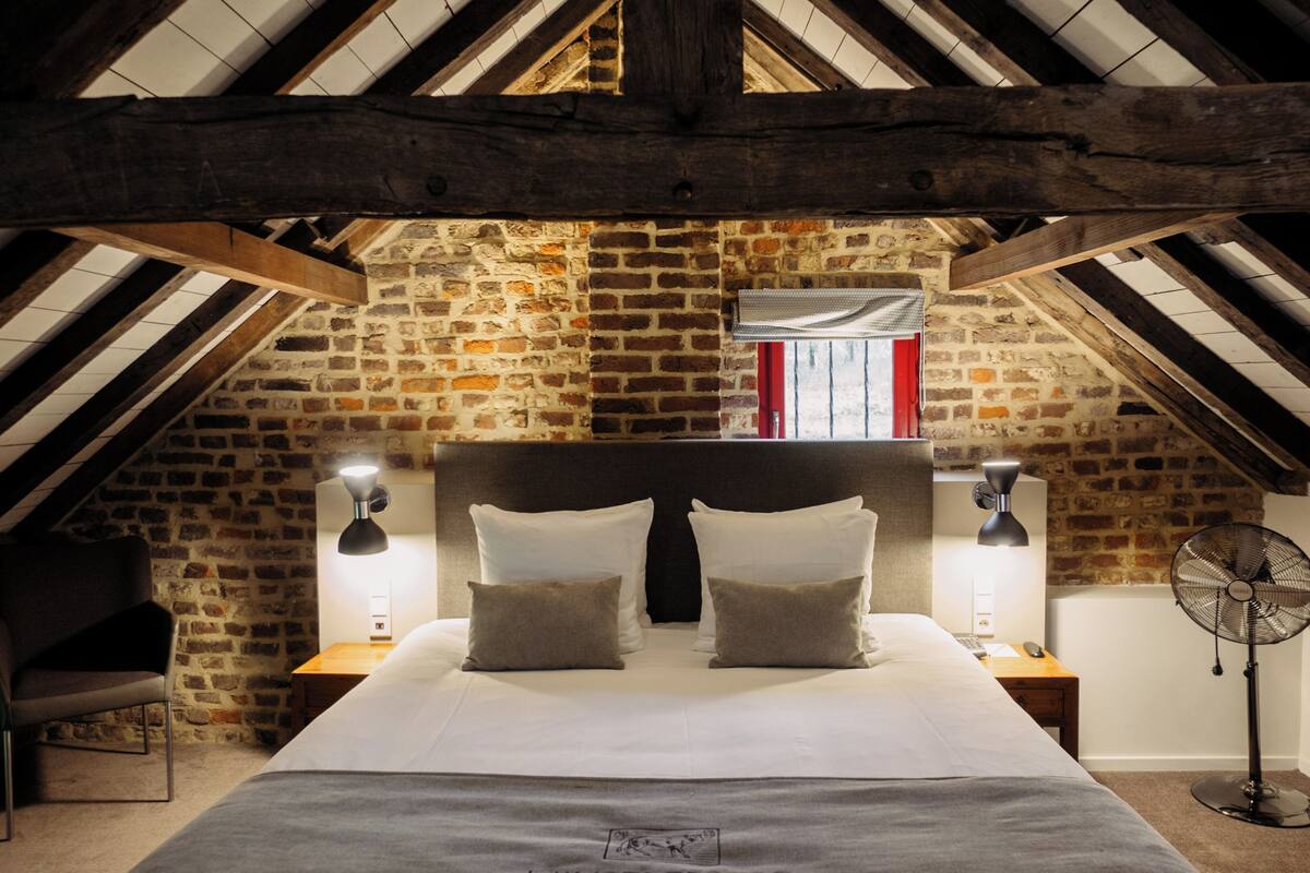 deluxe double room | premium bedding, in-room safe, individually decorated, free wifi