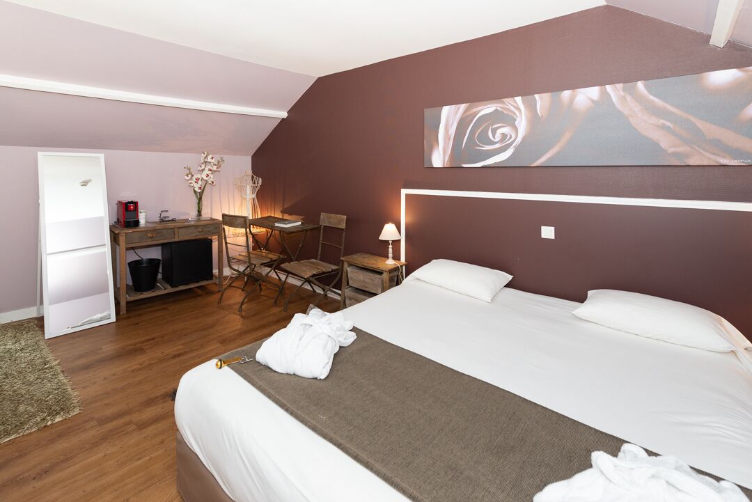 junior suite (balneo) | premium bedding, in-room safe, individually decorated, desk