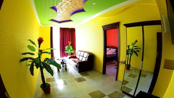 Comfort Suite | 1 bedroom, minibar, in-room safe, desk