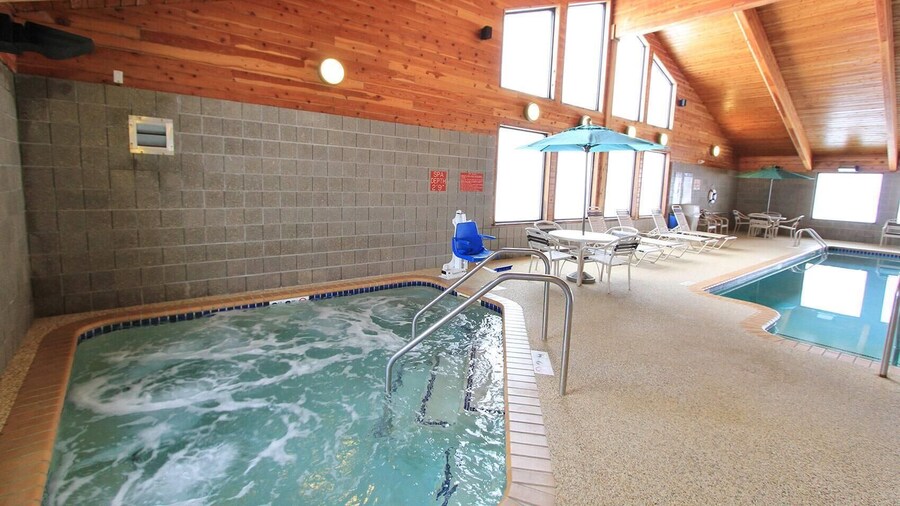 AmericInn by Wyndham Cedar Rapids Airport