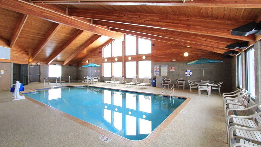 AmericInn by Wyndham Cedar Rapids Airport