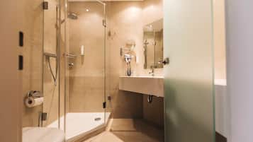 Einzelzimmer | Badezimmer | Haartrockner, Handtücher