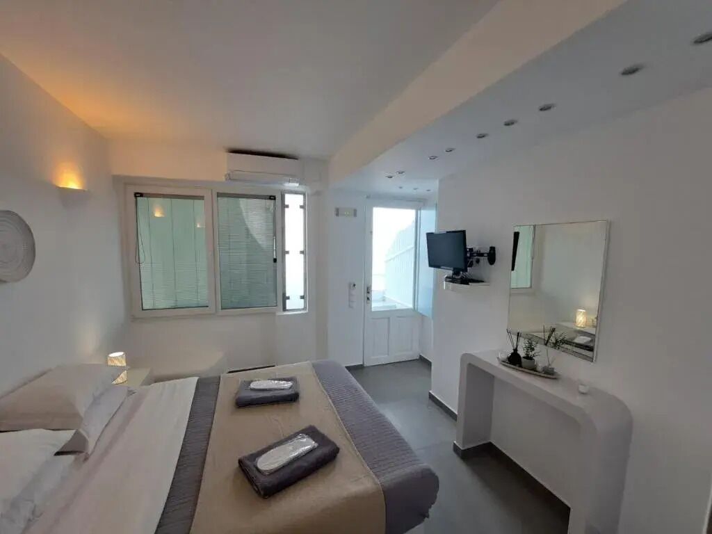 Premier Suite, Jetted Tub, Sea View (Indoor) | 1 bedroom, in-room safe, individually decorated, individually furnished