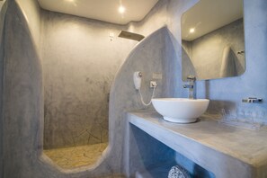 Executive-Suite, Whirlpool, Meerblick | Badezimmer