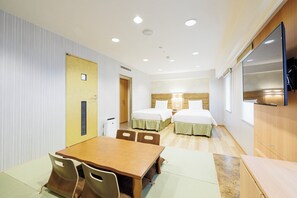 In-room safe, desk, blackout drapes, iron/ironing board - Holiday Inn Ana Sapporo Susukino by IHG (Sapporo)