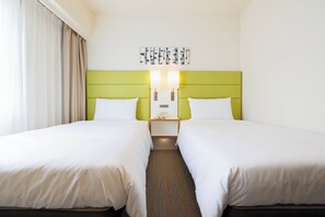 In-room safe, desk, blackout curtains, iron/ironing board - Holiday Inn Ana Sapporo Susukino by IHG (Sapporo)