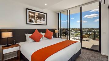 Premium bedding, in-room safe, individually furnished, desk