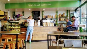 Restaurant - Quest Woolloongabba (Woolloongabba)
