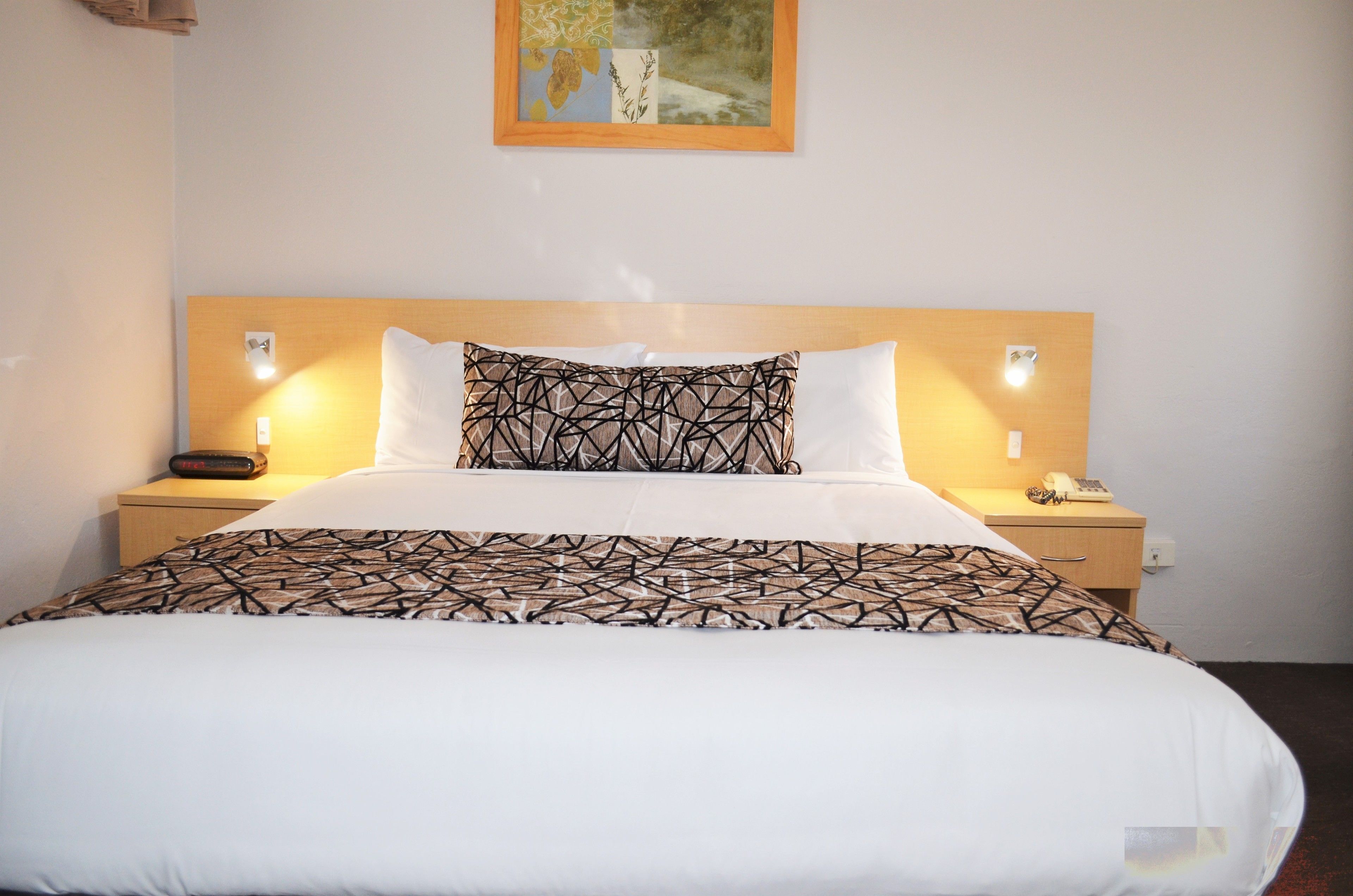 Desk, laptop workspace, iron/ironing board, free WiFi