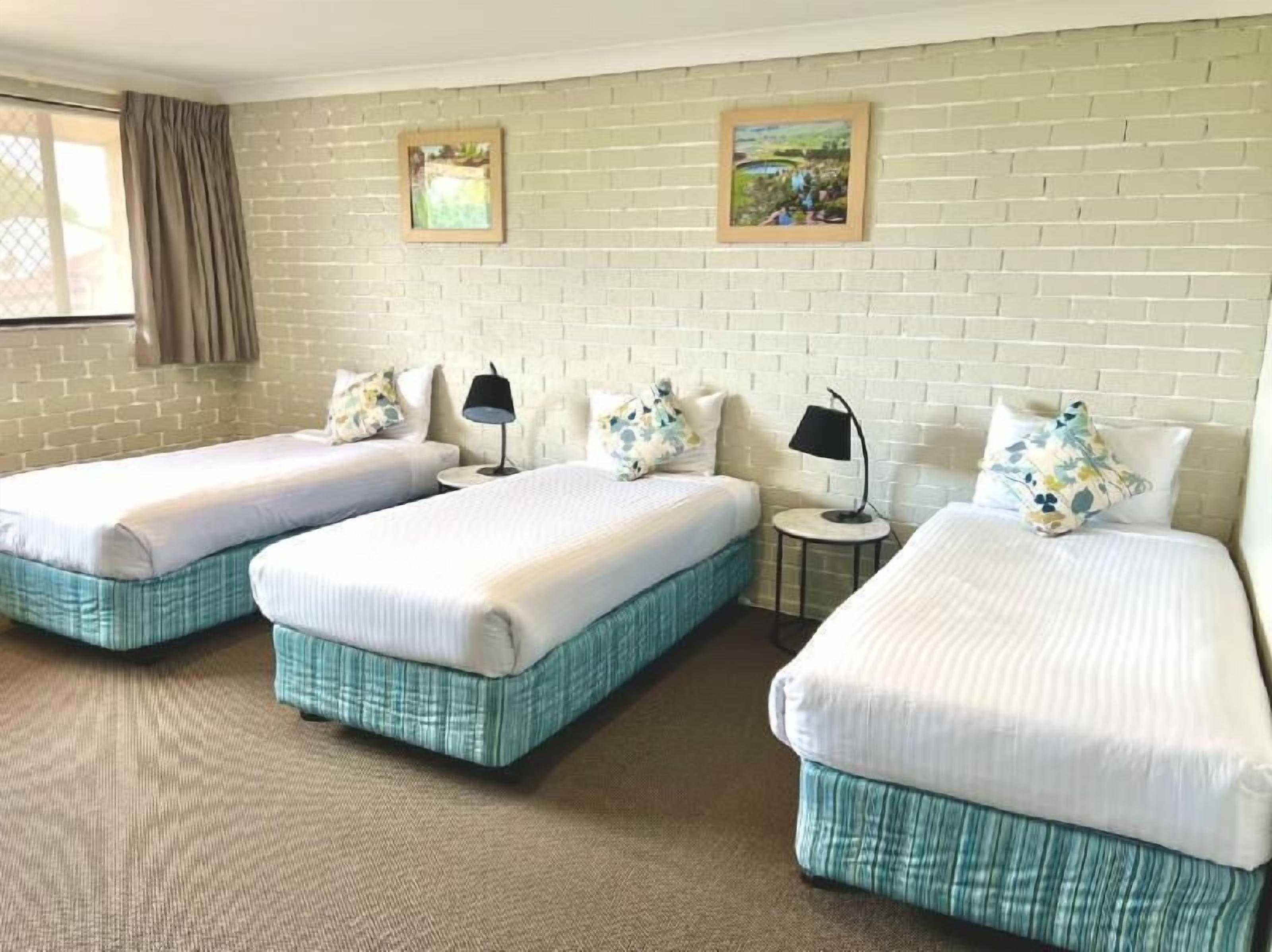 Desk, laptop workspace, iron/ironing board, free WiFi