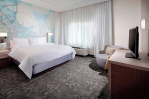 Värdeförvaringsskåp på rummet, skrivbord och arbetsyta för laptop