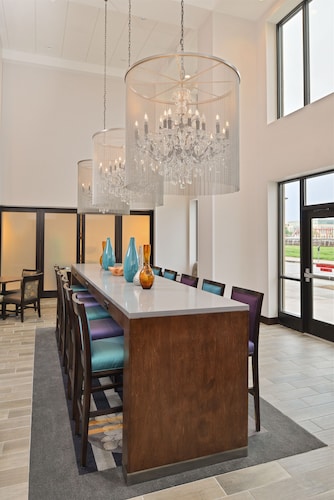 Hampton Inn & Suites Des Moines Downtown