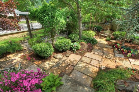 Howard Johnson by Wyndham Downtown Gatlinburg - Image 26