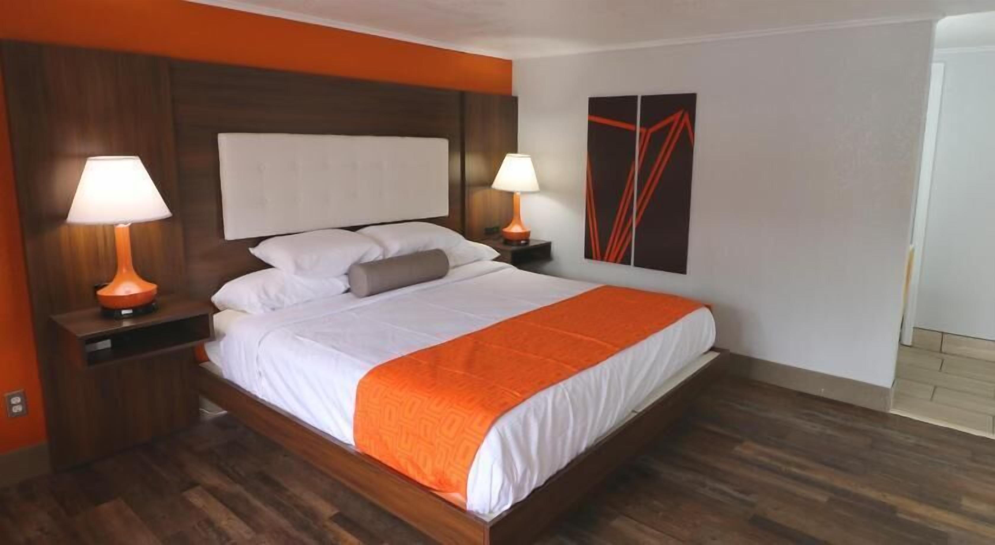 Desk, free WiFi, bed sheets