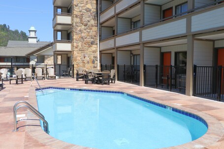 Howard Johnson by Wyndham Downtown Gatlinburg - Image 20