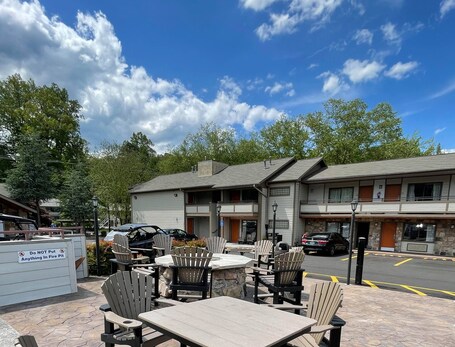 Howard Johnson by Wyndham Downtown Gatlinburg - Image 34