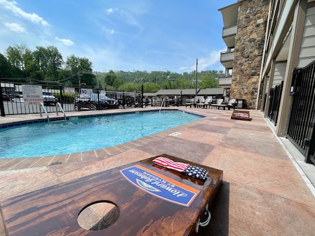 Howard Johnson by Wyndham Downtown Gatlinburg - Image 9