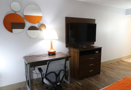 Howard Johnson by Wyndham Downtown Gatlinburg - Image 25
