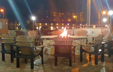 Howard Johnson by Wyndham Downtown Gatlinburg - Image 12