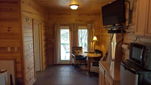 Cabin, 1 King Bed (#1) | In-room dining