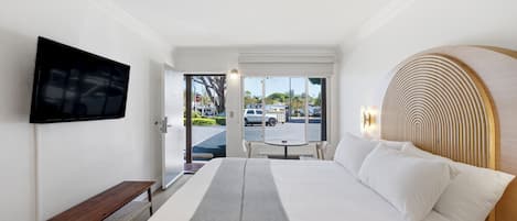 Habitación Deluxe, 1 cama de matrimonio grande (Renovated) | Cortinas opacas, tabla de planchar con plancha, wifi gratis