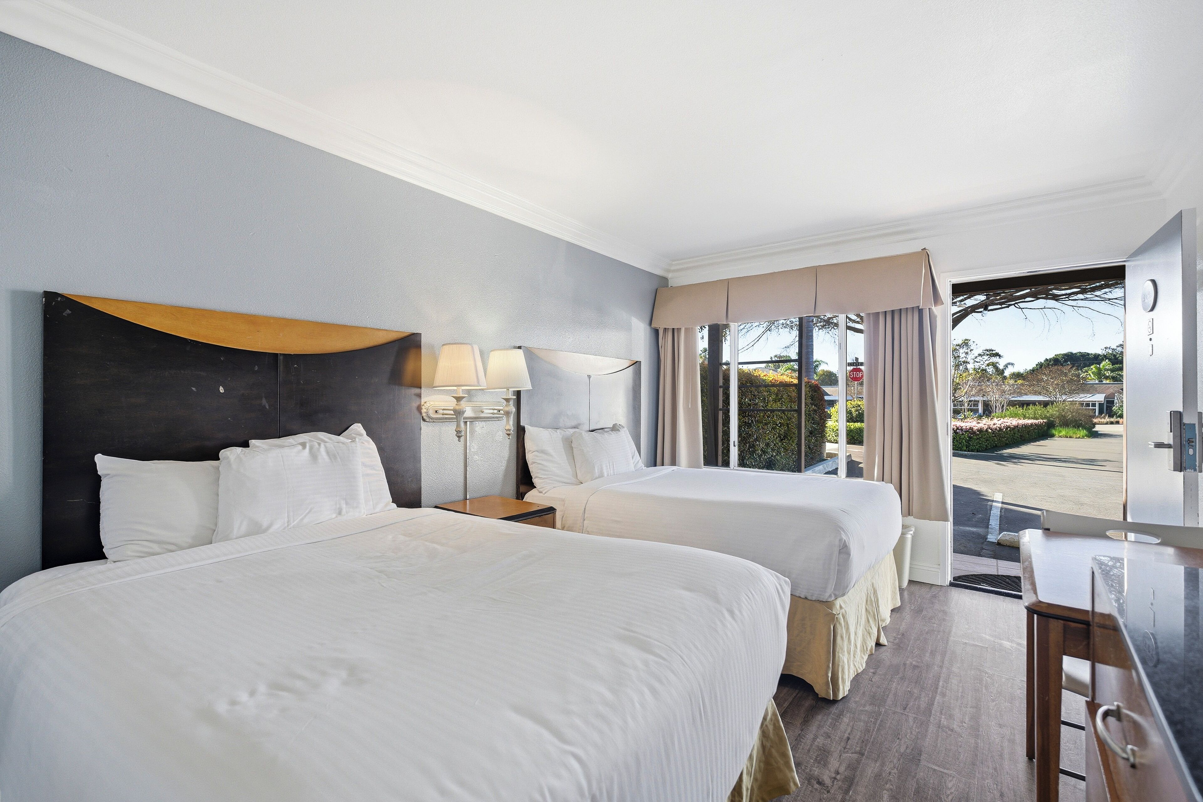 Double Room with Two Double Beds | 遮光布/窗簾、熨斗/熨衣板、免費無線上網、床單