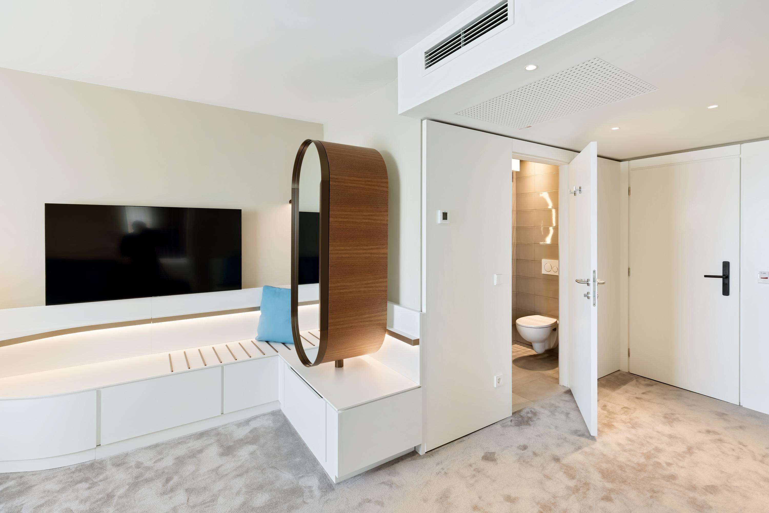 Junior-Suite | Minibar, Zimmersafe, Schreibtisch, Verdunkelungsvorhänge