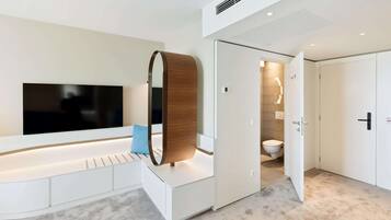 Junior-Suite | Minibar, Zimmersafe, Schreibtisch, Verdunkelungsvorhänge