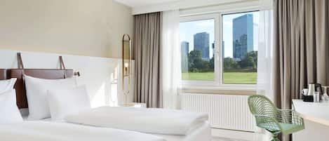 Superior Room | 1 bedroom, minibar, in-room safe, desk