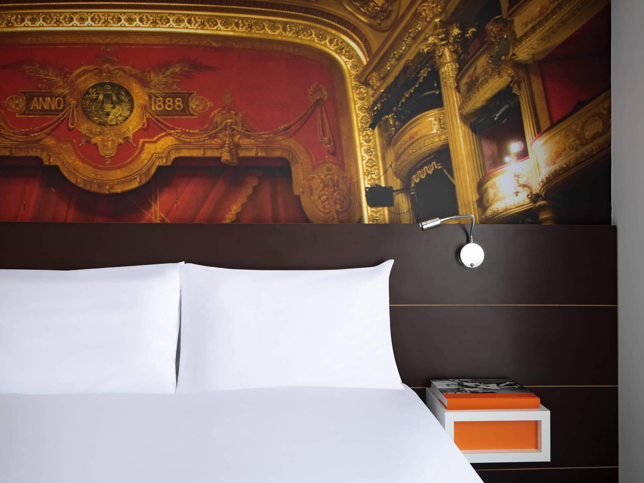 Habitación estándar, 1 cama doble | Escritorio, cortinas opacas, sistema de insonorización