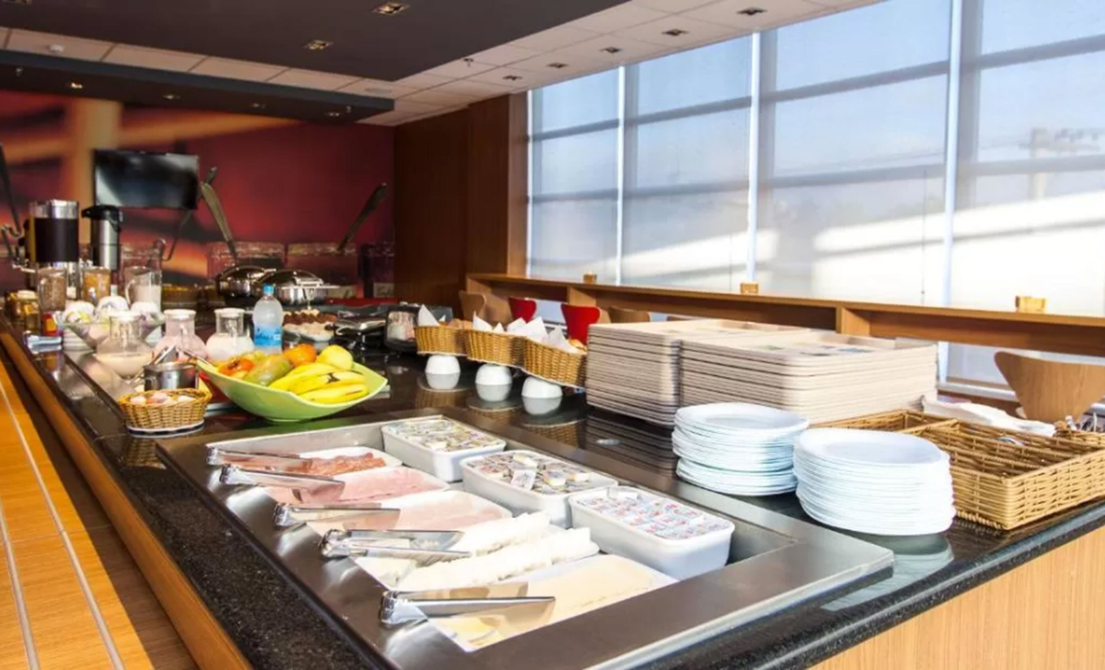 daily buffet breakfast (brl 53.00 per person)