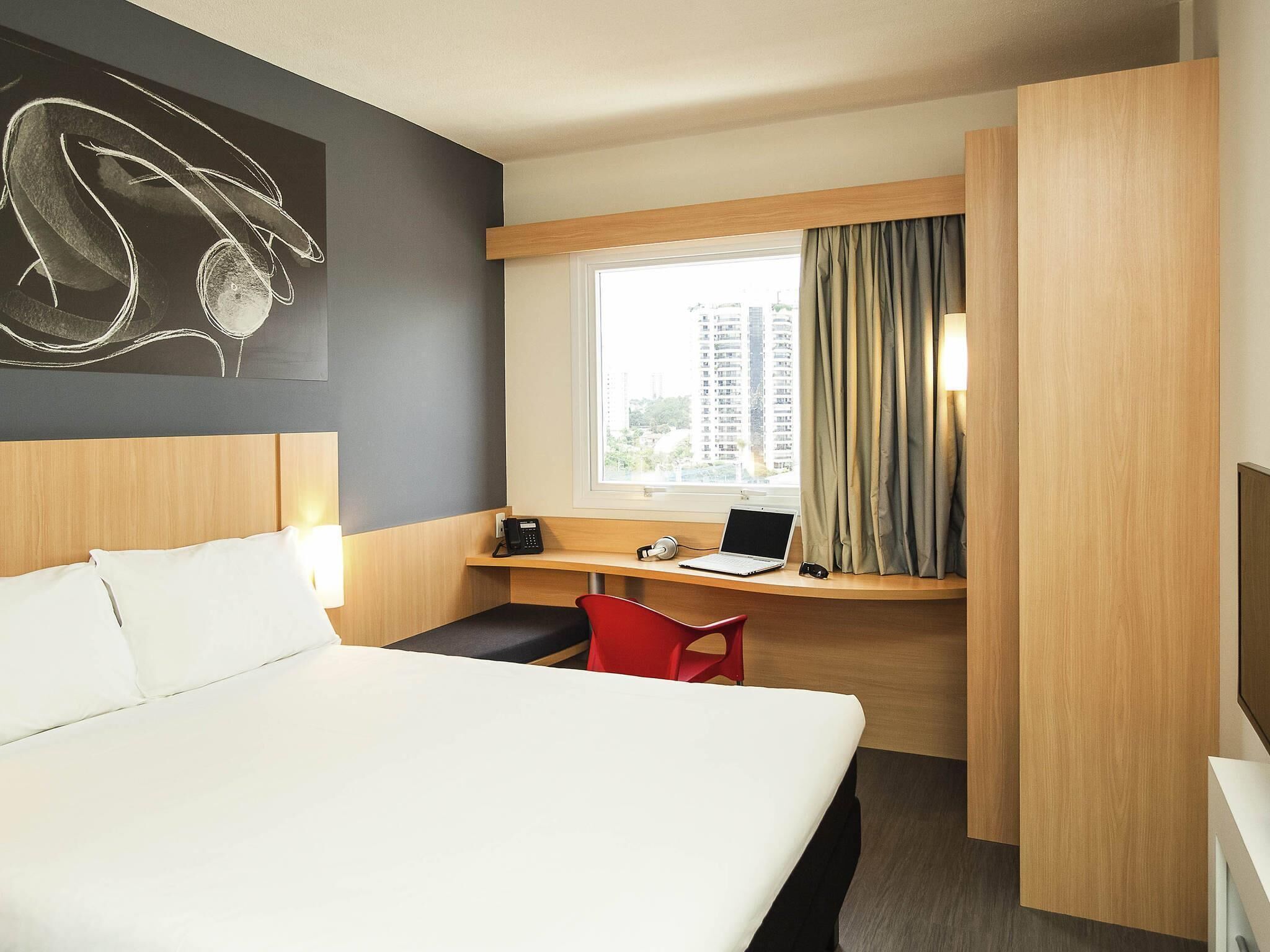 Standard Apartment, 1 Double Bed | Minibar, in-room safe, desk, blackout curtains