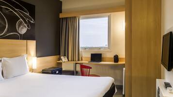 Minibar, in-room safe, desk, free WiFi