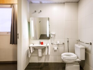 Minibar, in-room safe, desk, free WiFi - ibis Uberaba (Uberaba)