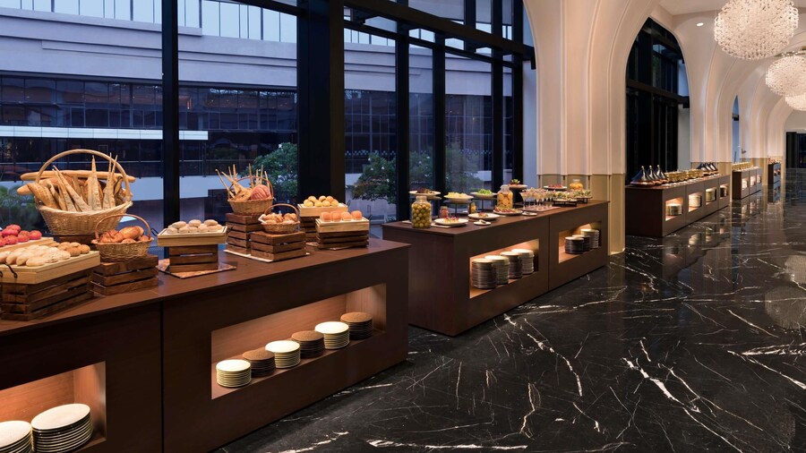 Novotel Kolkata Hotel & Residences Hotel