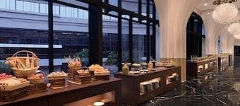 Novotel Kolkata Hotel & Residences Hotel