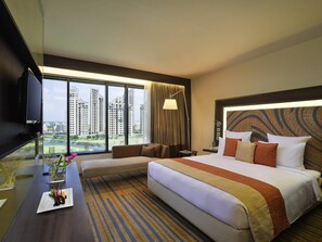 Premium bedding, down duvets, minibar, in-room safe - Novotel Kolkata Hotel & Residences Hotel (Barasat)