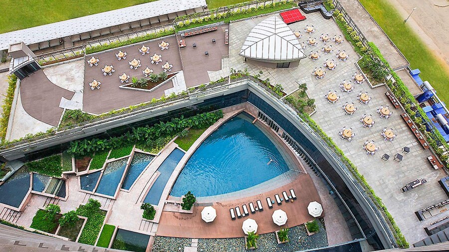 Novotel Kolkata Hotel & Residences Hotel