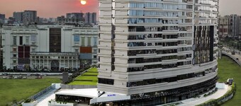 Novotel Kolkata Hotel & Residences Hotel